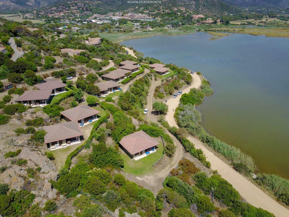 Case Sul Mare Residenze Di Bes Chia Bagian luar foto